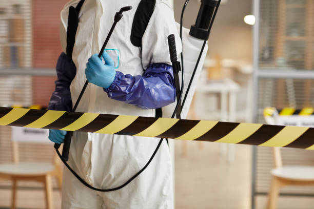 Professional Trauma Scene Cleanup technician working in Glenvil, NE